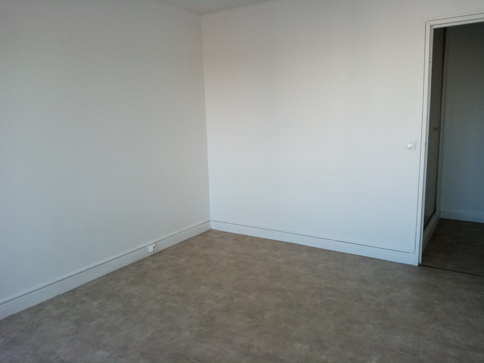Image_17,
			Appartement, Veneux-les-Sablons, ref :049-001