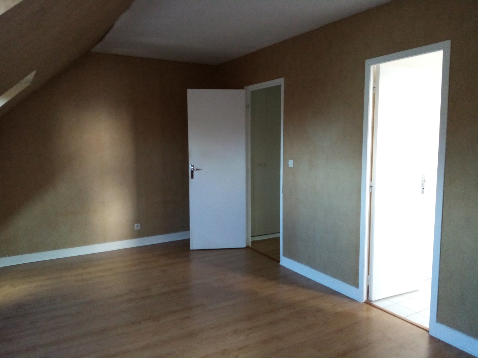 Image_4,
			Appartement, Moret-Loing-et-Orvanne, ref :377-001