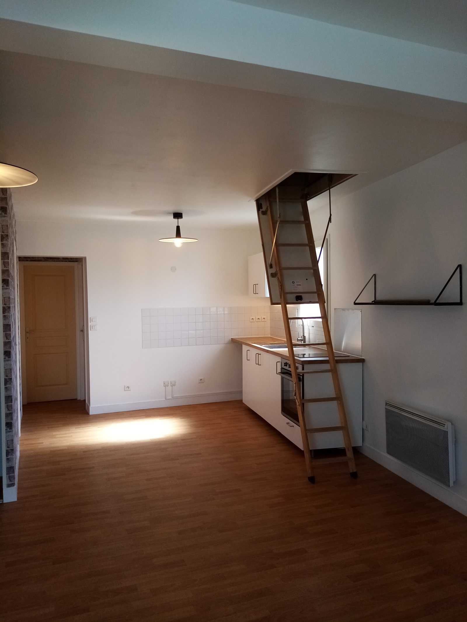 Image_8,
			Appartement, Moret-sur-Loing, ref :417-001
