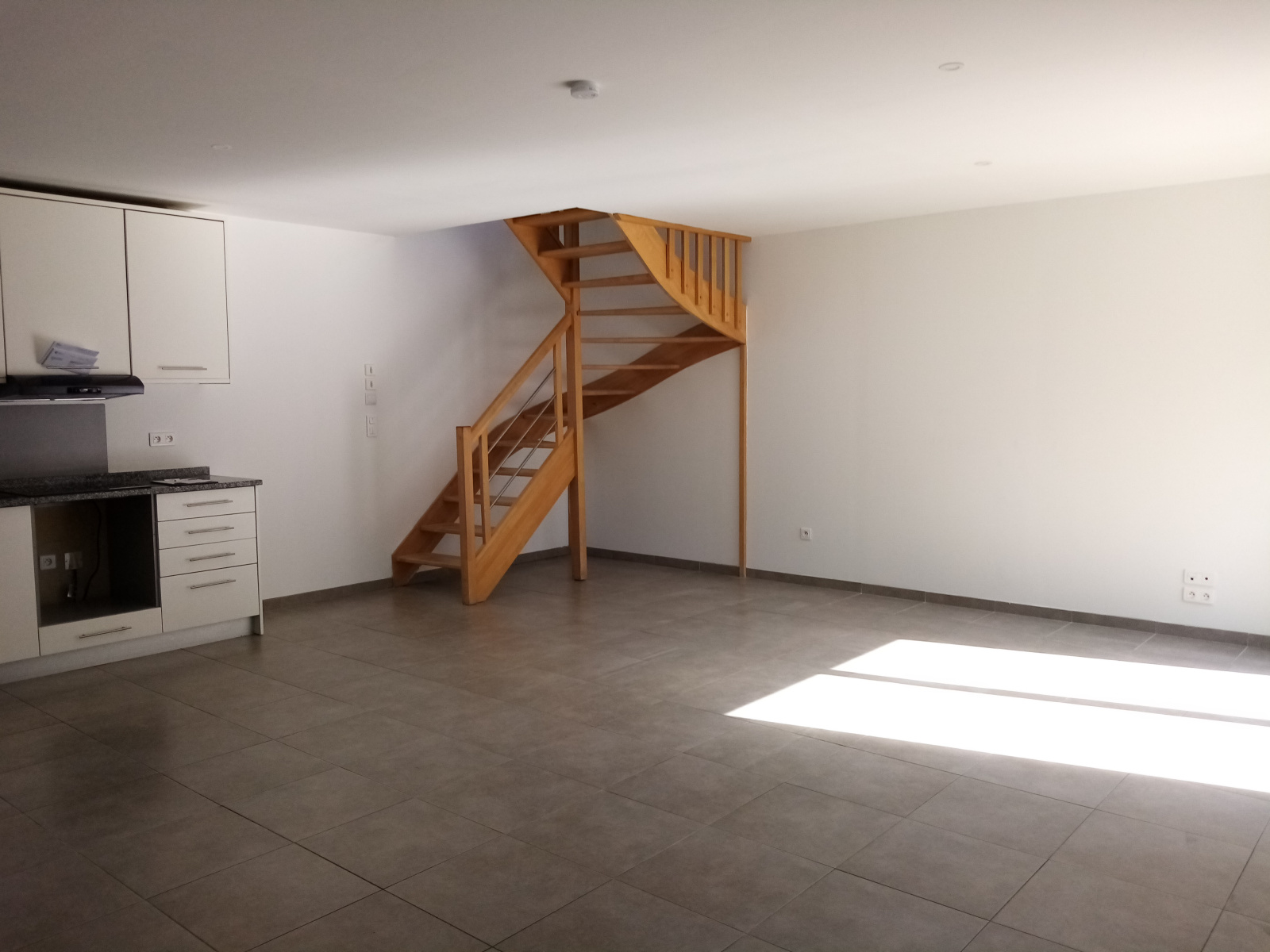 Image_5,
			Maison, Moret-Loing-et-Orvanne, ref :318-001